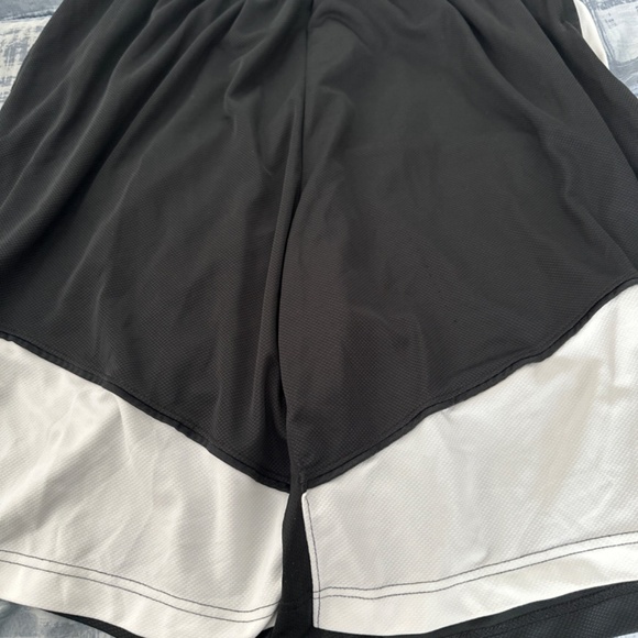Jordan Shorts 4XL - Picture 6 of 6